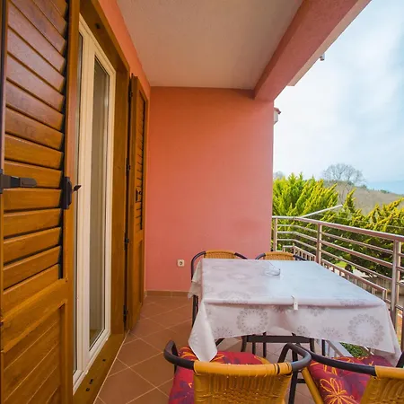 Lorena B Appartement *