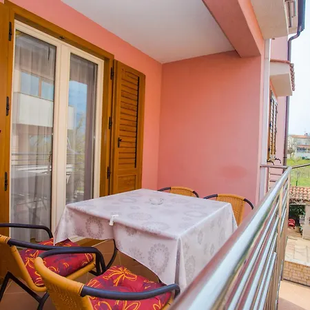 Lorena B Appartement